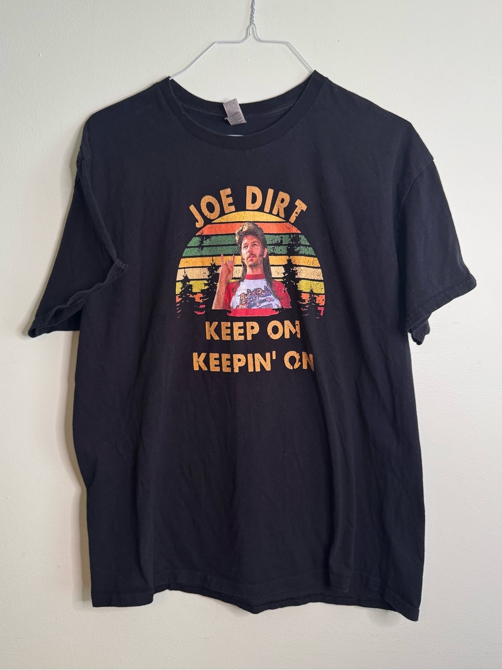 Joe Dirt 'Keep On Keepin' On' Black Graphic Tee (XL)